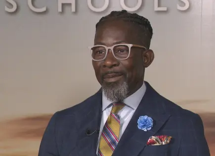 Arrestan a superintendente escolar de Iowa por ICE