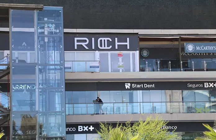 Clausuran obras de reparación en plaza Alttus