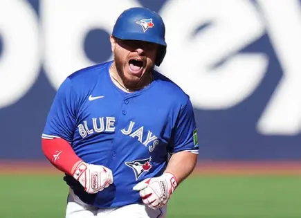 Obtienen Azulejos título del Este 