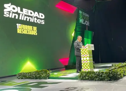 Rinde Navarro Muñiz su primer Informe de Gobierno Rinde Navarro Muñiz su primer Informe de Gobierno