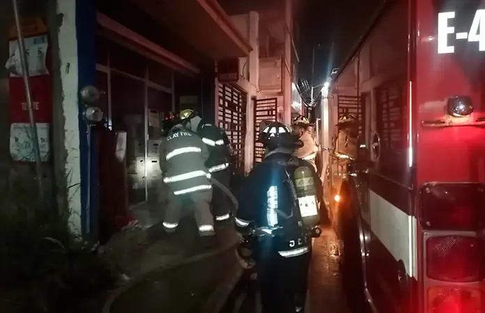 Un cortocircuito incendia depósito de cerveza