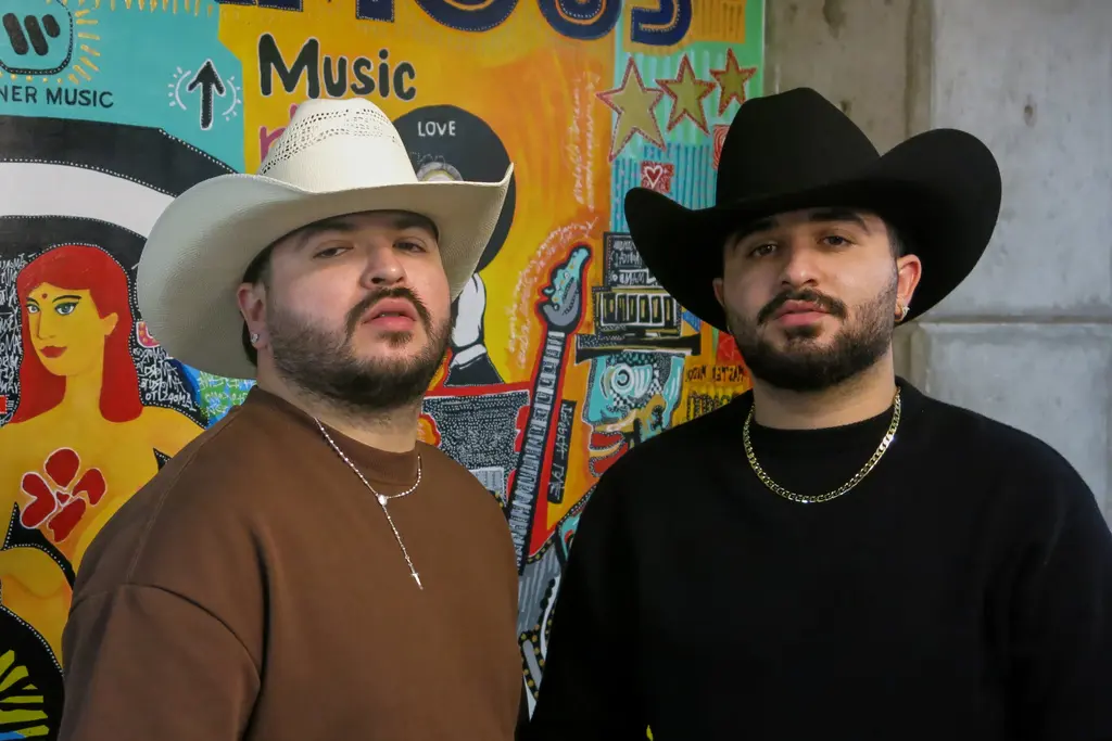 Hermanos Salas lanzan Sangre x Sangre fusionando cumbia norteña y otros géneros