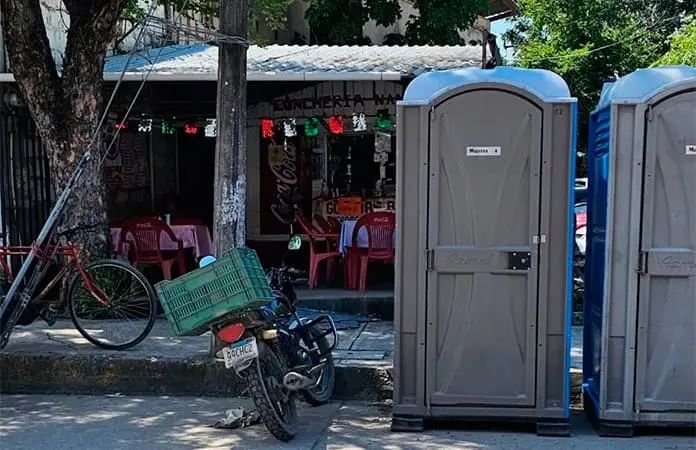 Olvida la UASLP baños portátiles, luego de evento