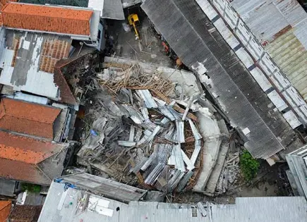 Colapso fatal de edificio en Indonesia
