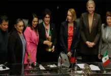 Entrega del Premio Rosario Castellanos a la Escritora Silvia Molina