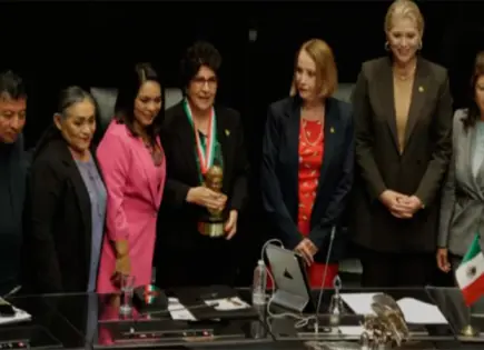 Entrega del Premio Rosario Castellanos a la Escritora Silvia Molina