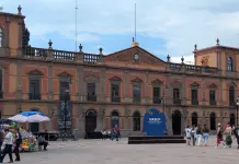 Estudiantes de la UASLP defienden su derecho a manifestarse vs. gobierno Estudiantes de la UASLP defienden su derecho a manifestarse vs. gobierno