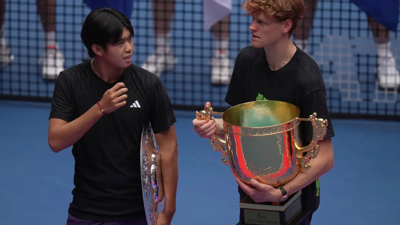 Jannik Sinner se corona en el Abierto de China