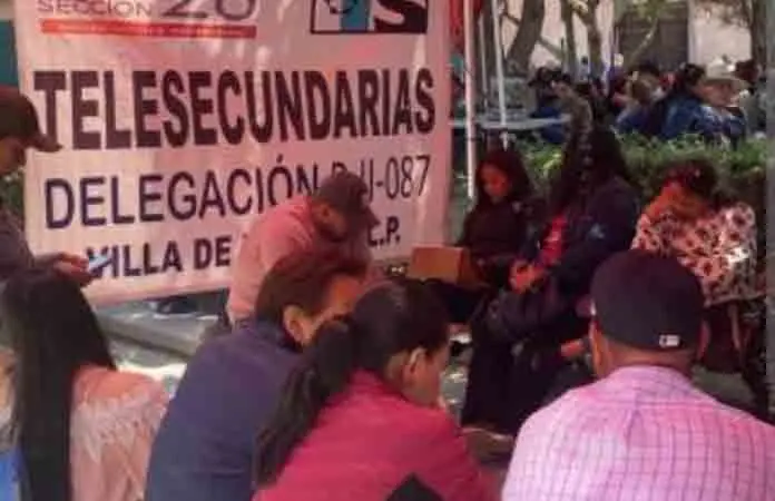 Otra vez incumplen pago a los maestros