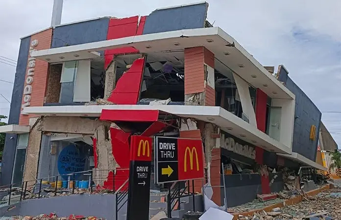 Sismo de 6.9 en Filipinas mata a 31 personas