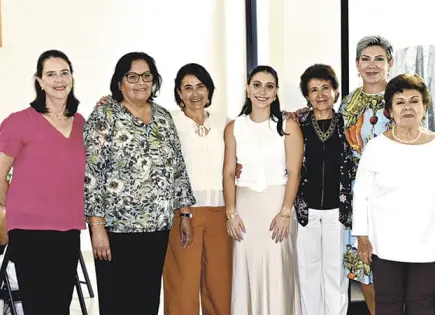 ¡ILUSIONADA POR SU BODA! ¡ILUSIONADA POR SU BODA!