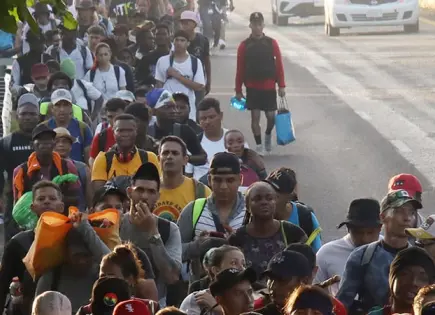 Caravana migrante sale de Chiapas; va a CDMX Caravana migrante sale de Chiapas; va a CDMX