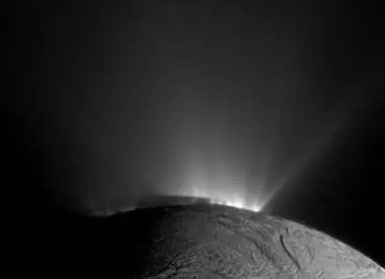 Hallan compuestos orgánicos en luna de Saturno; albergarían vida Hallan compuestos orgánicos en luna de Saturno; albergarían vida