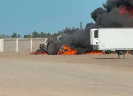 Explota pipa con diésel en Los Mochis; el conductor murió calcinado