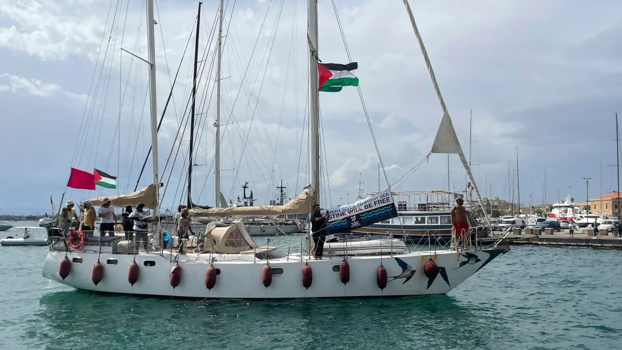 Israel libera activistas detenidas en flotilla internacional