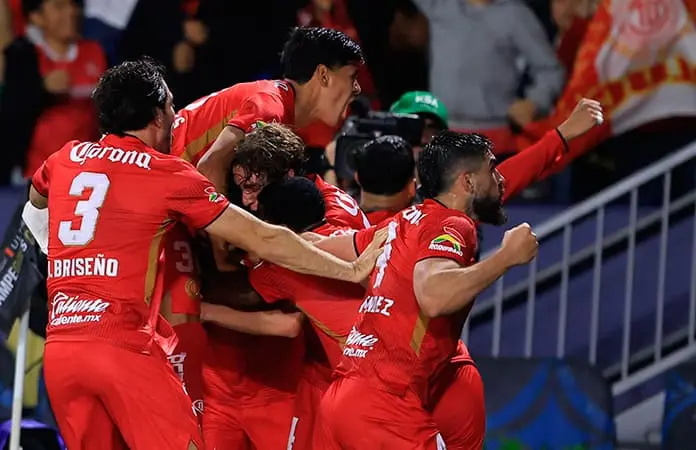Sufre el Toluca, pero se corona