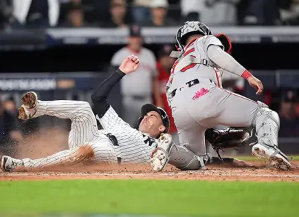Blanquean Yankees a Medias Rojas