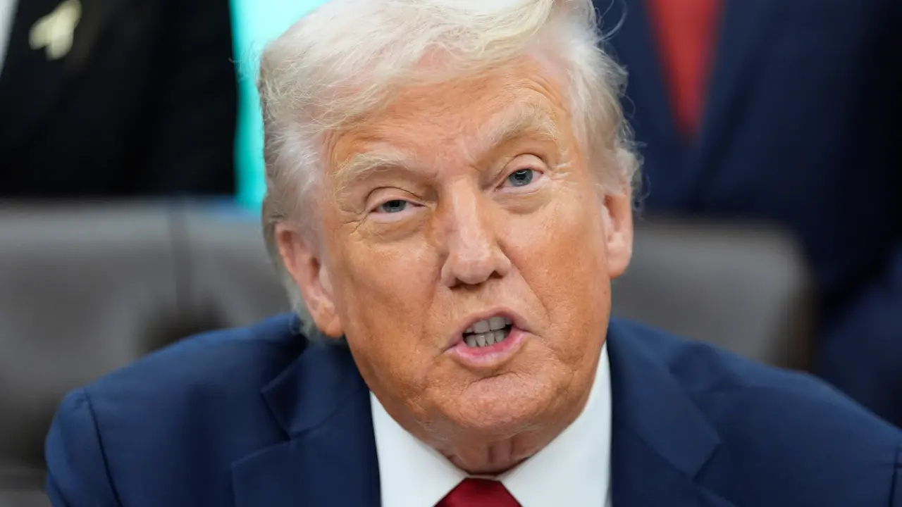 Trump ordena revisar ayuda federal en Portland por anarquía