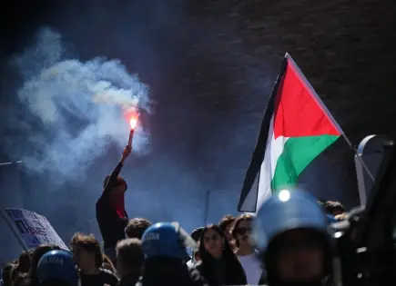Manifestantes pro-palestinos se oponen al partido clasificatorio de Italia contra Israel