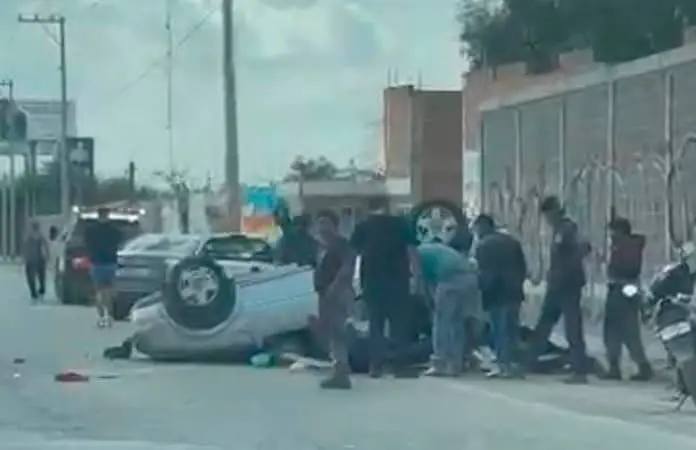 Raudo auto choca y vuelca en P. Norte