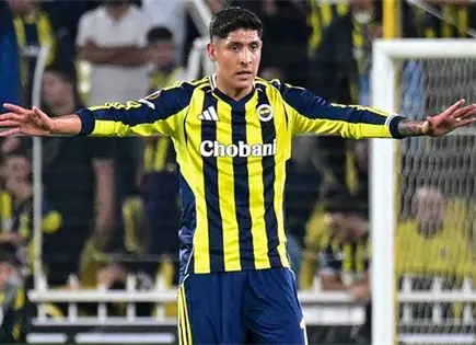 Edson &Aacute;lvarez enciende alarmas por lesi&oacute;n en tobillo