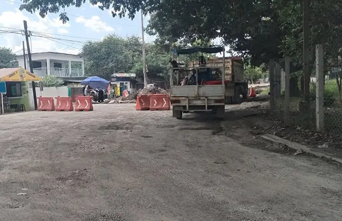 Retoman trabajos de obra en la Santa Rosa