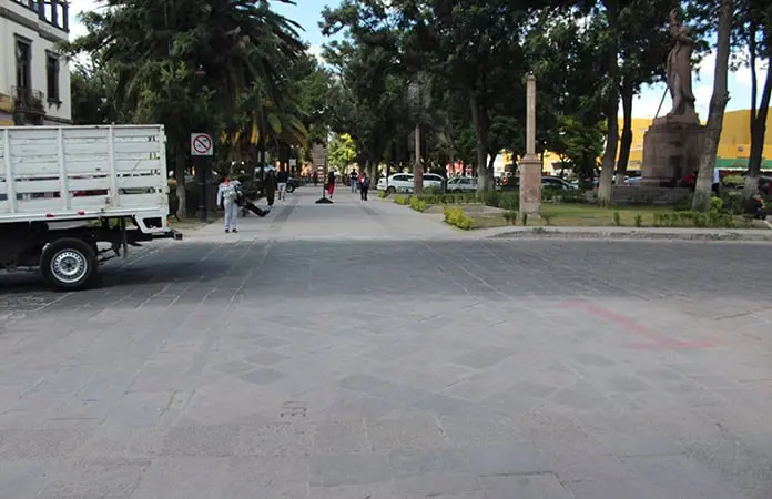 Desazolvando pretenden mitigar inundaciones del Paseo Esmeralda