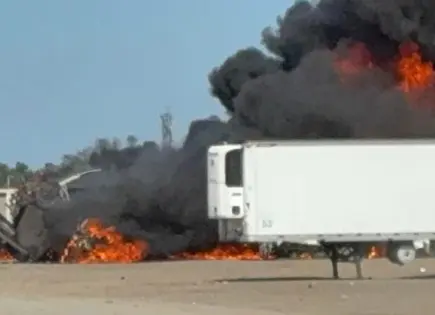Muere adolescente tras explosión de pipas en Los Mochis Muere adolescente tras explosión de pipas en Los Mochis