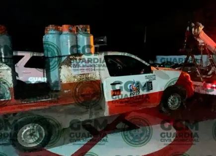 Recuperan camioneta gasera recién hurtada