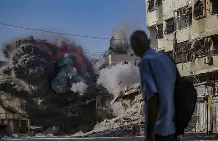 Trump ordena parar ataques de Israel en Gaza