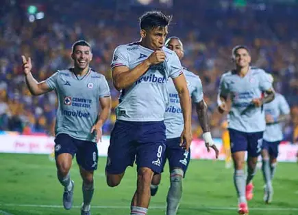 Cruz Azul logra agónico empate