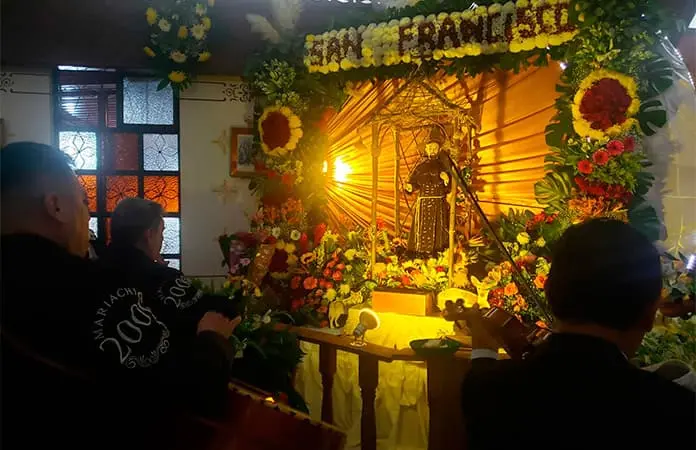 Llevan a cabo el transito Franciscano