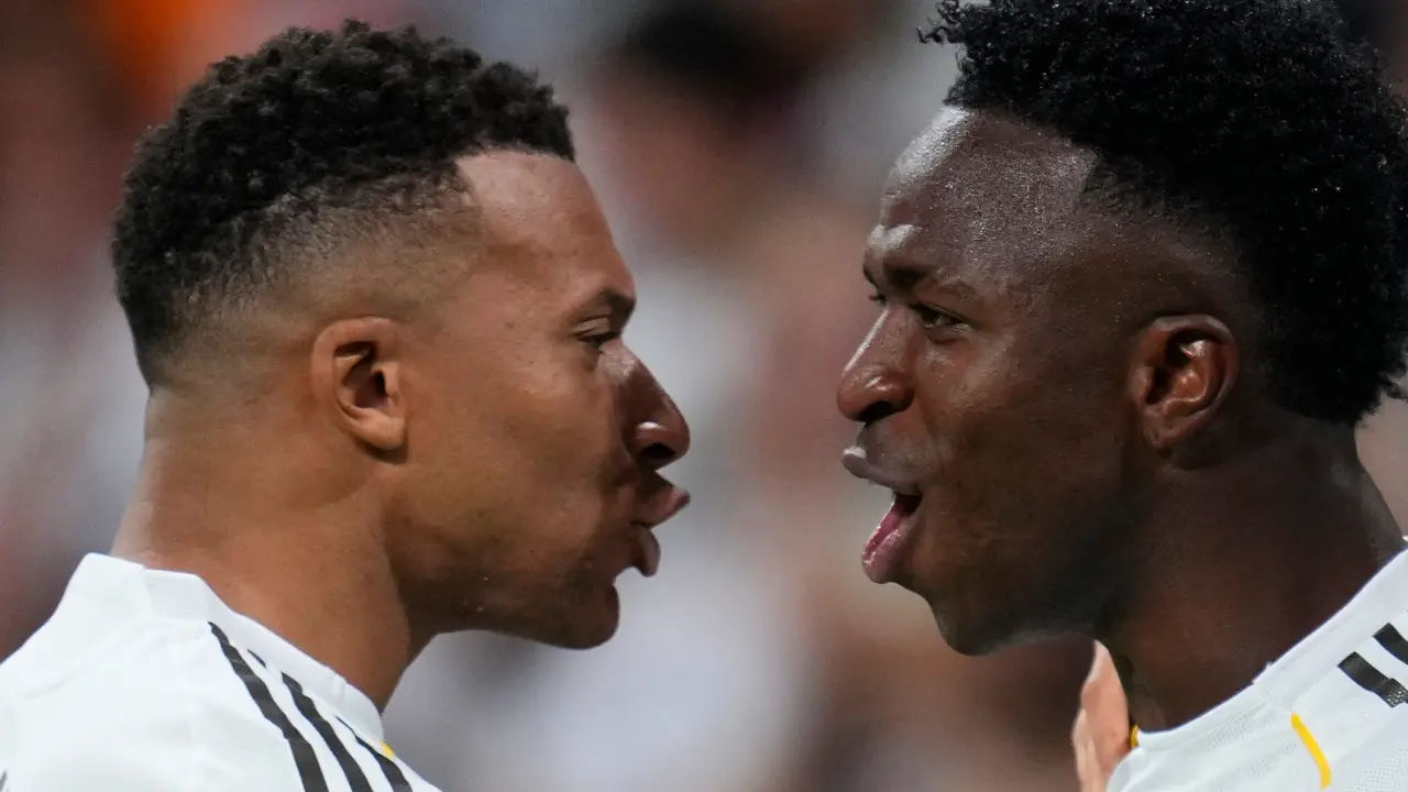 Real Madrid lidera La Liga tras vencer a Villarreal con goles de Vinícius Júnior y Mbappé