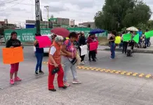 Bloquean avenida Seminario por desabasto de agua