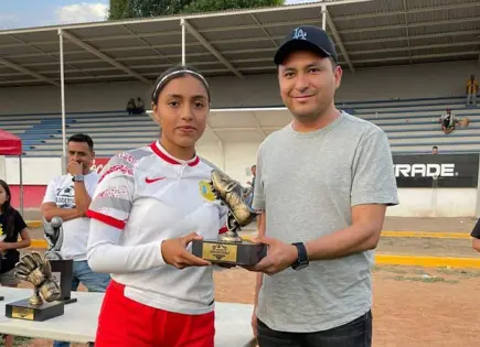 Debuta Brenda Guadalupe con el equipo del Necaxa