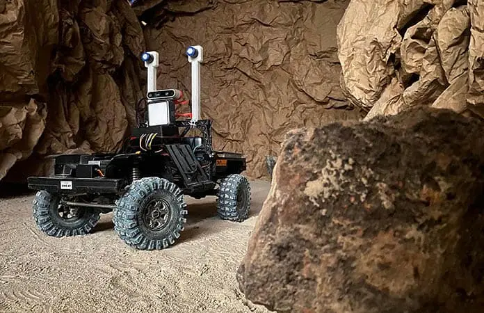 Estudiantes crean rover explorador de minas