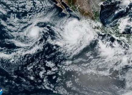 Huracán Priscilla Impacta la Costa de México con Vientos Intensos