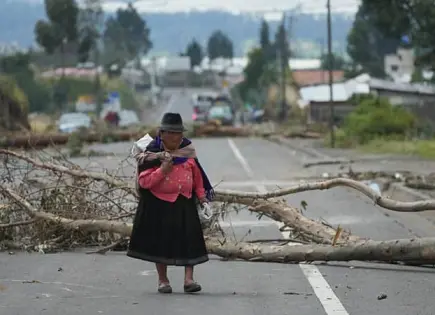Marchas paralizan capital ecuatoriana