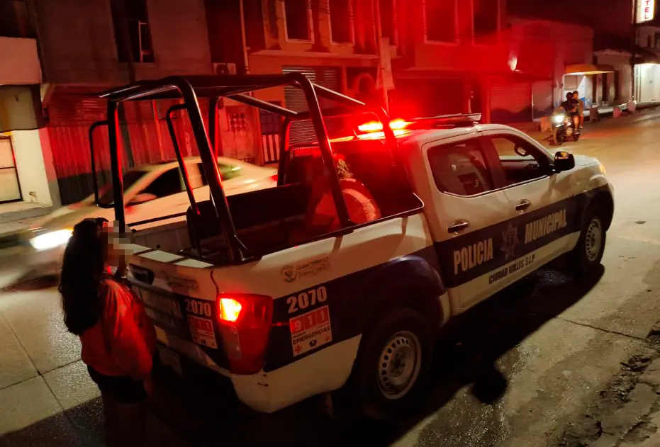 Mujer ebria choca en el Centro y termina detenida