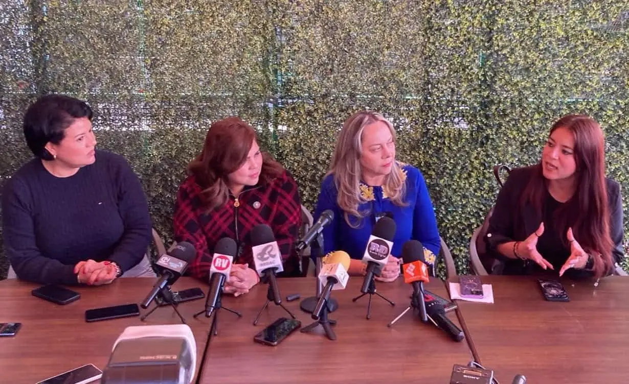 Iniciativa de paridad de género en el Ejecutivo aún no llega a Congreso