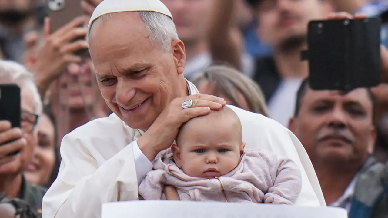 Papa León XIV revoca ley del banco Vaticano