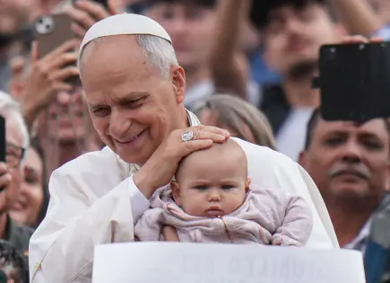 Papa León XIV revoca ley del banco Vaticano