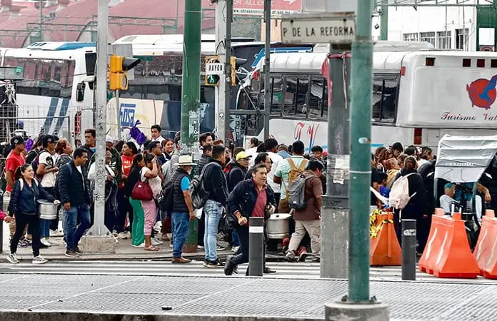 Sindicatos y la 4T llenaron el Zócalo