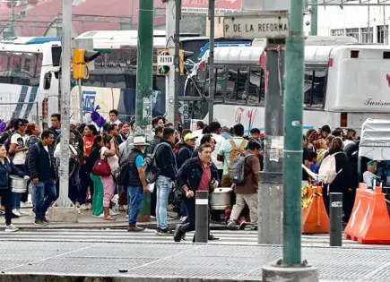 Sindicatos y la 4T llenaron el Zócalo