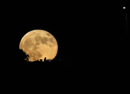 La Superluna de Cosecha 2025 iluminará el cielo esta noche