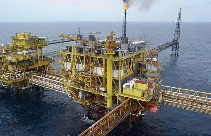 Colectivos piden a Sheinbaum frenar expansión de actividad petrolera