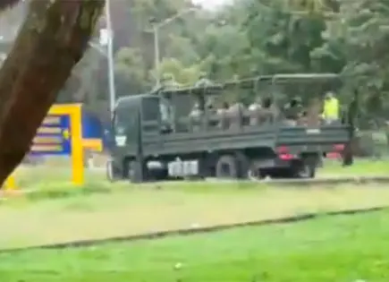 Camión militar ingresa por error a la UNAM