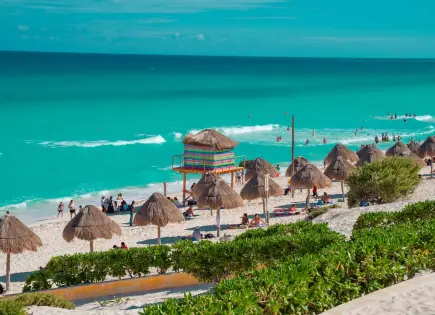 Extranjero y taxista se enfrentan en Playa del Carmen