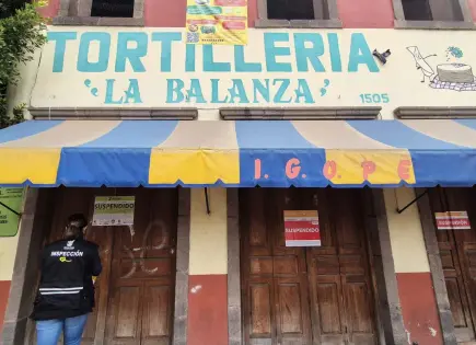 Clausuran  tortillería La Balanza por fuerte olor a gas