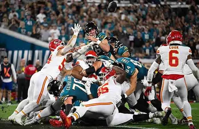 Encabeza Lawrence triunfo de Jaguares